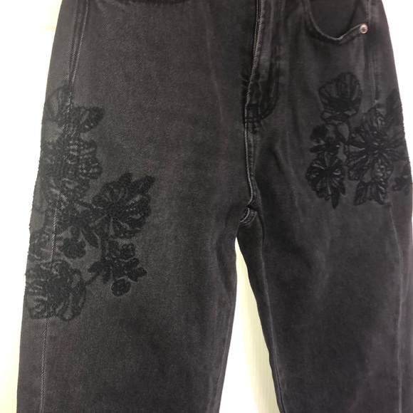AE Black Mom Jeans - Embroidered - Picture 2 of 3